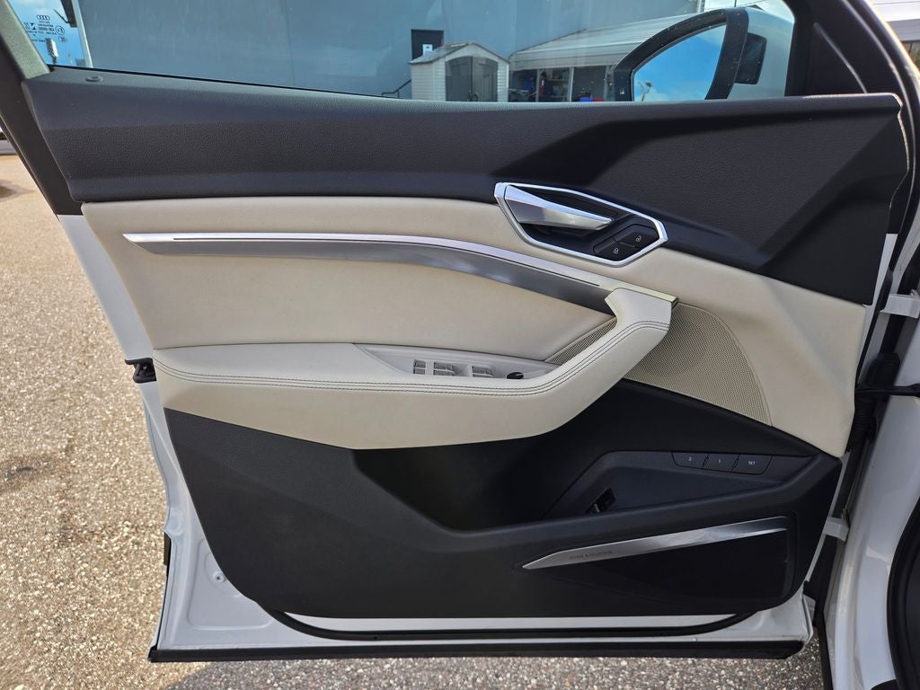 2019 Audi e-tron Premium Plus quattro