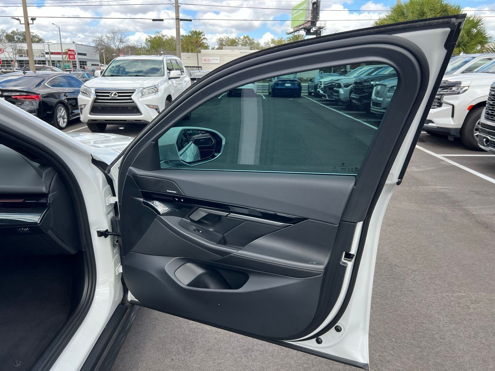 2024 BMW 5 Series 530i