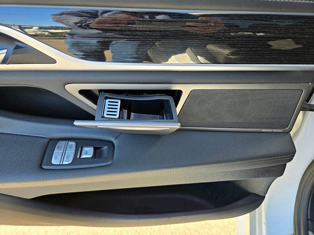 2018 BMW 7 Series 740e xDrive iPerformance