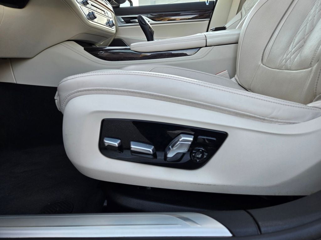 2020 BMW 7 Series 740i