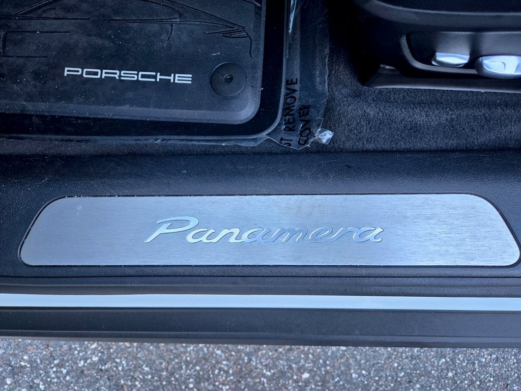 2017 Porsche Panamera Base