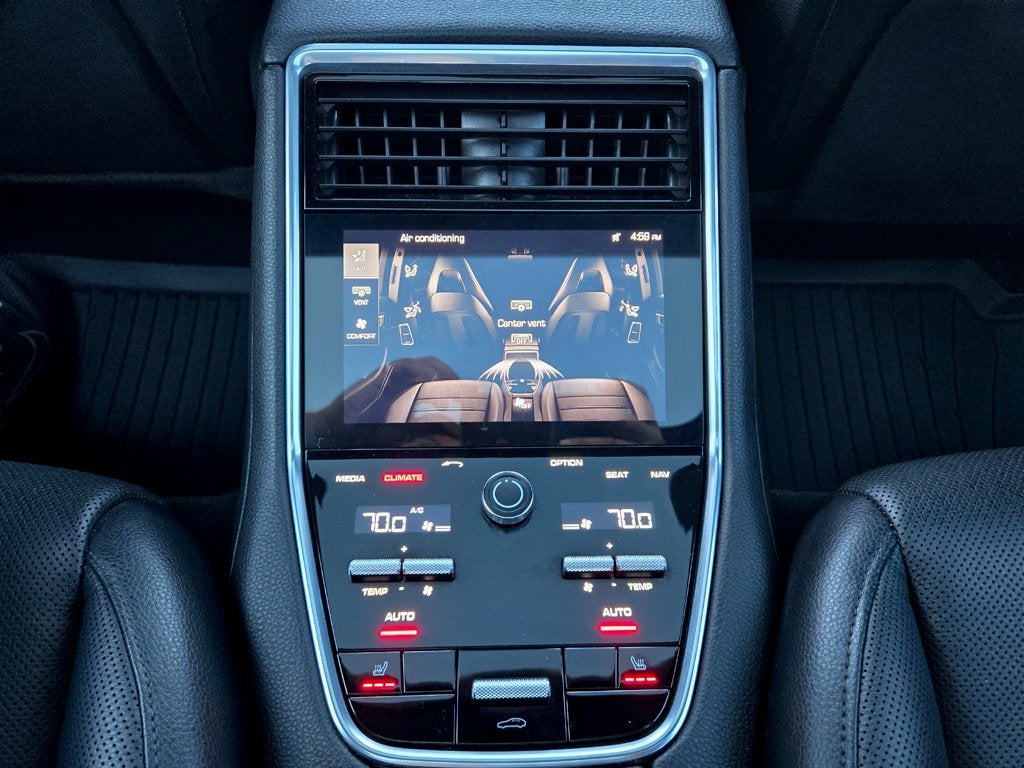 2017 Porsche Panamera Base
