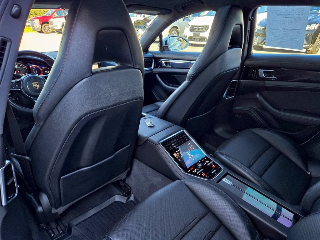 2017 Porsche Panamera Base