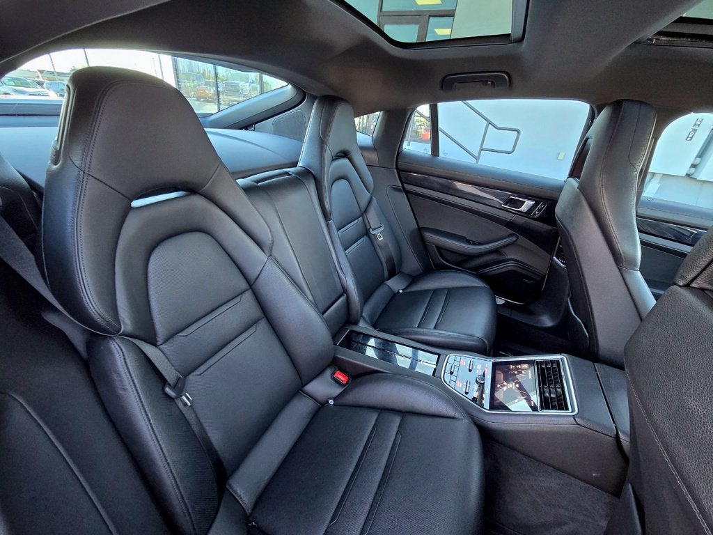 2017 Porsche Panamera Base