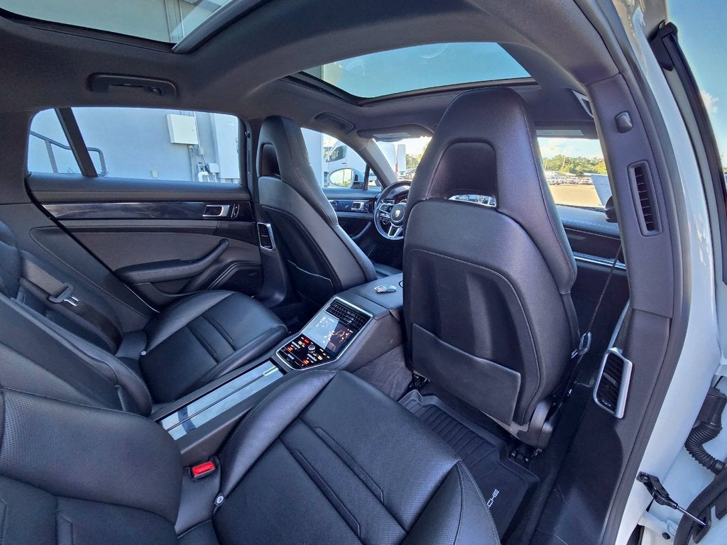 2017 Porsche Panamera Base