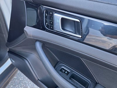 2017 Porsche Panamera Base