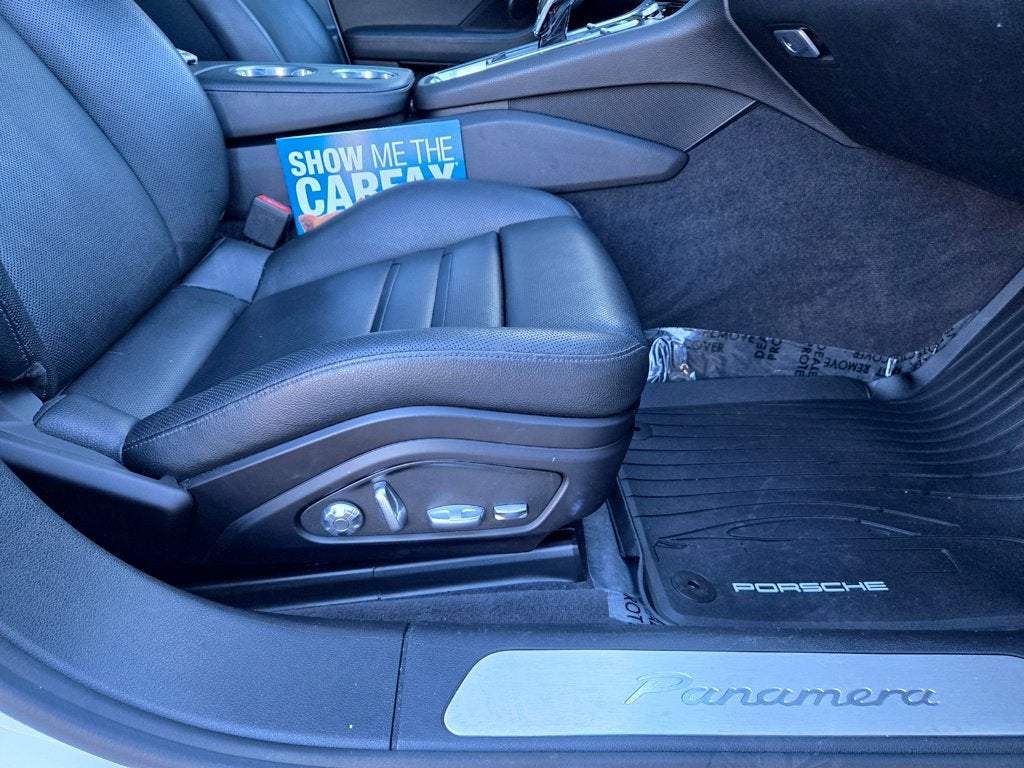 2017 Porsche Panamera Base