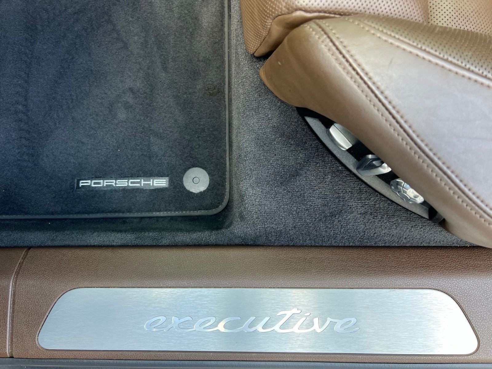 2020 Porsche Panamera E-Hybrid 4 Executive