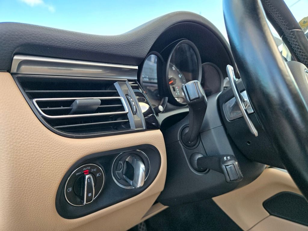 2020 Porsche Macan S