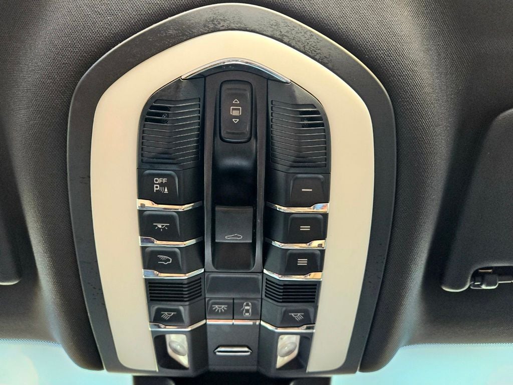 2020 Porsche Macan S