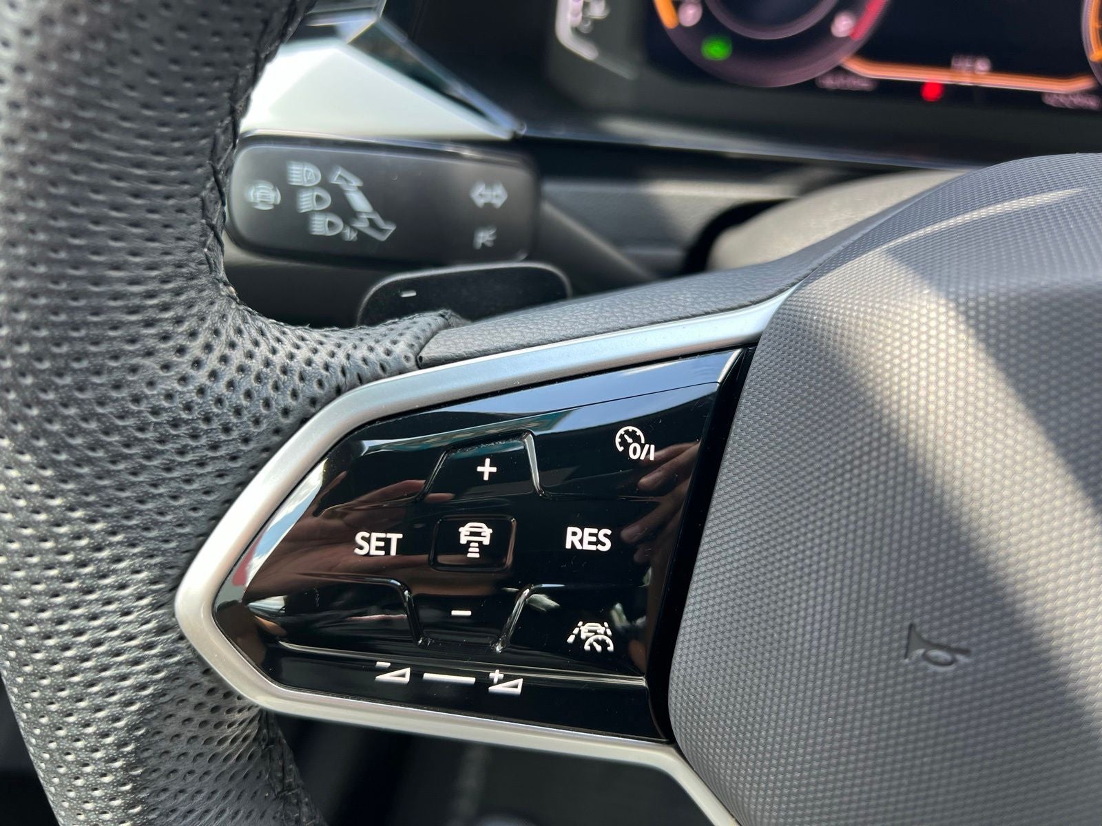 2023 Volkswagen Arteon 2.0T SEL R-Line