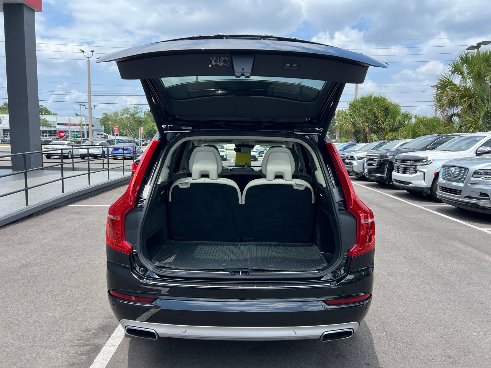 2020 Volvo XC90 T5 Momentum