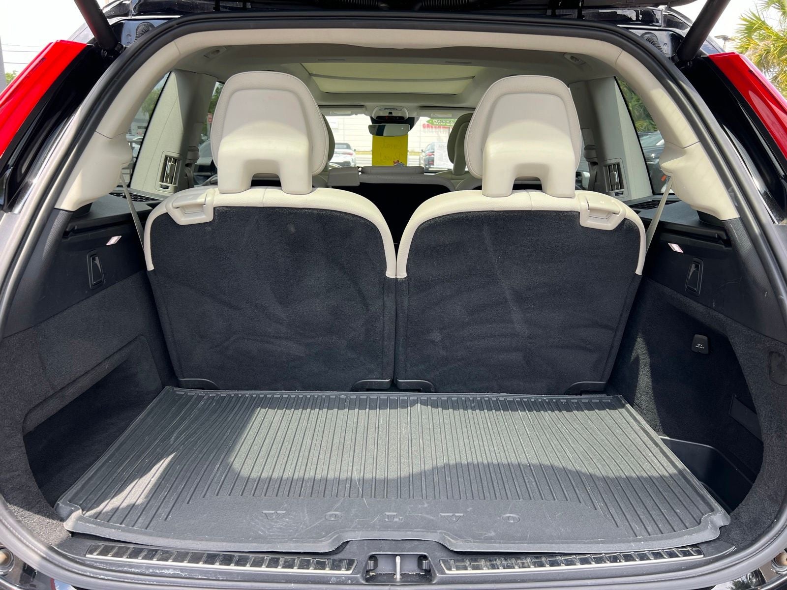2020 Volvo XC90 T5 Momentum