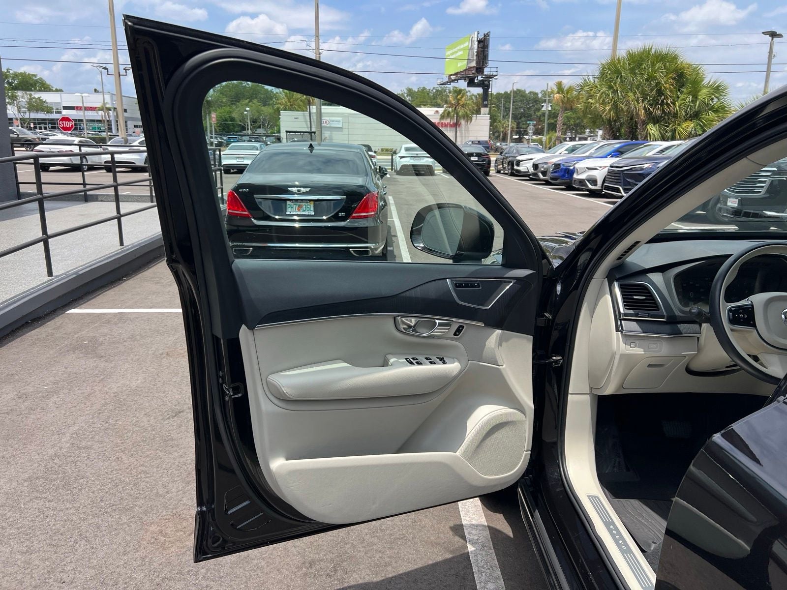 2020 Volvo XC90 T5 Momentum