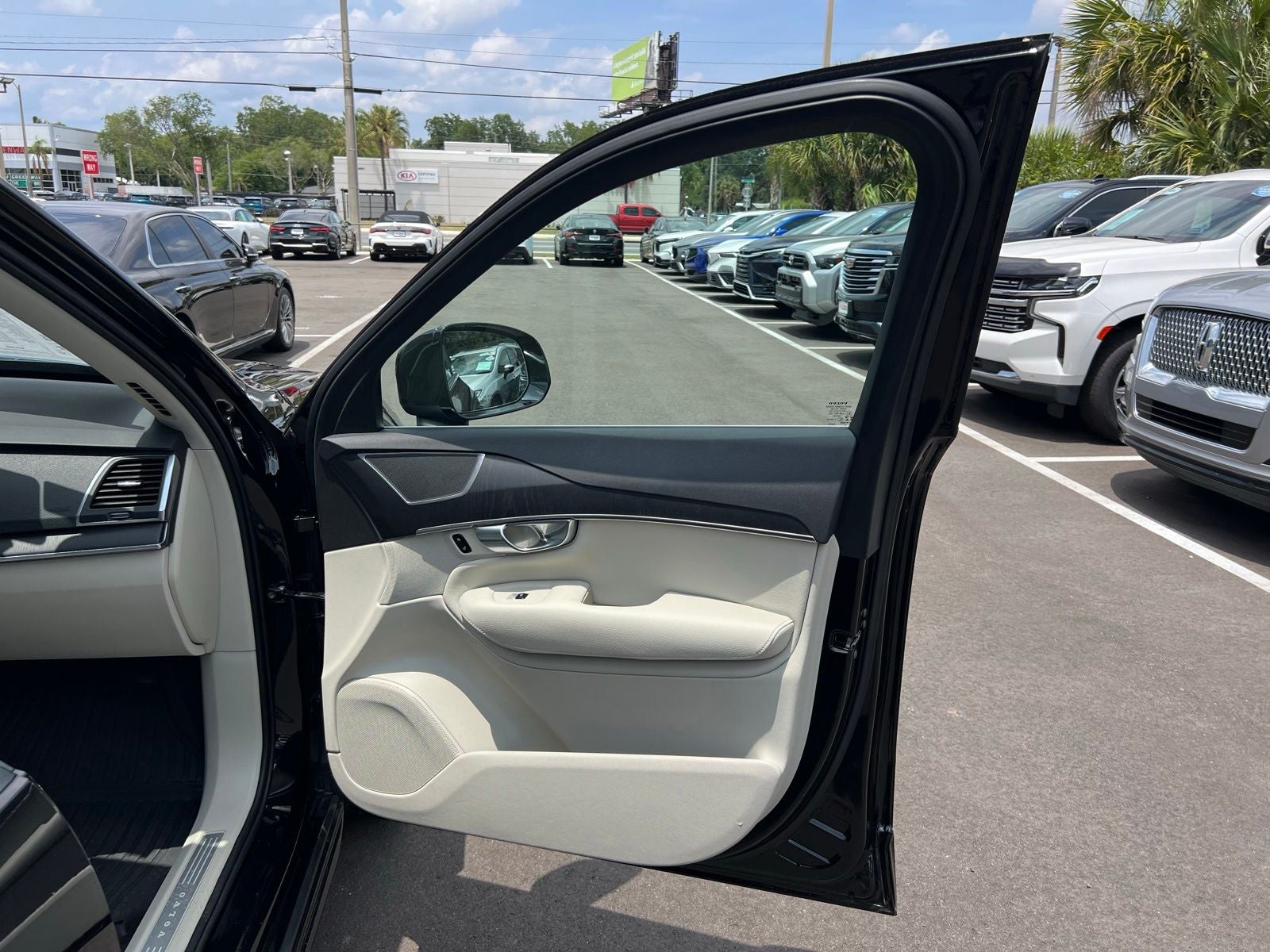 2020 Volvo XC90 T5 Momentum