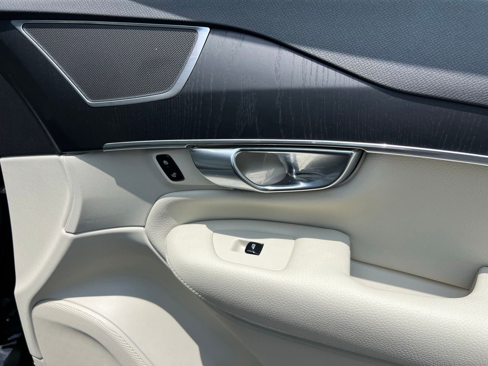 2020 Volvo XC90 T5 Momentum