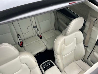 2022 Volvo XC90 T5 Momentum