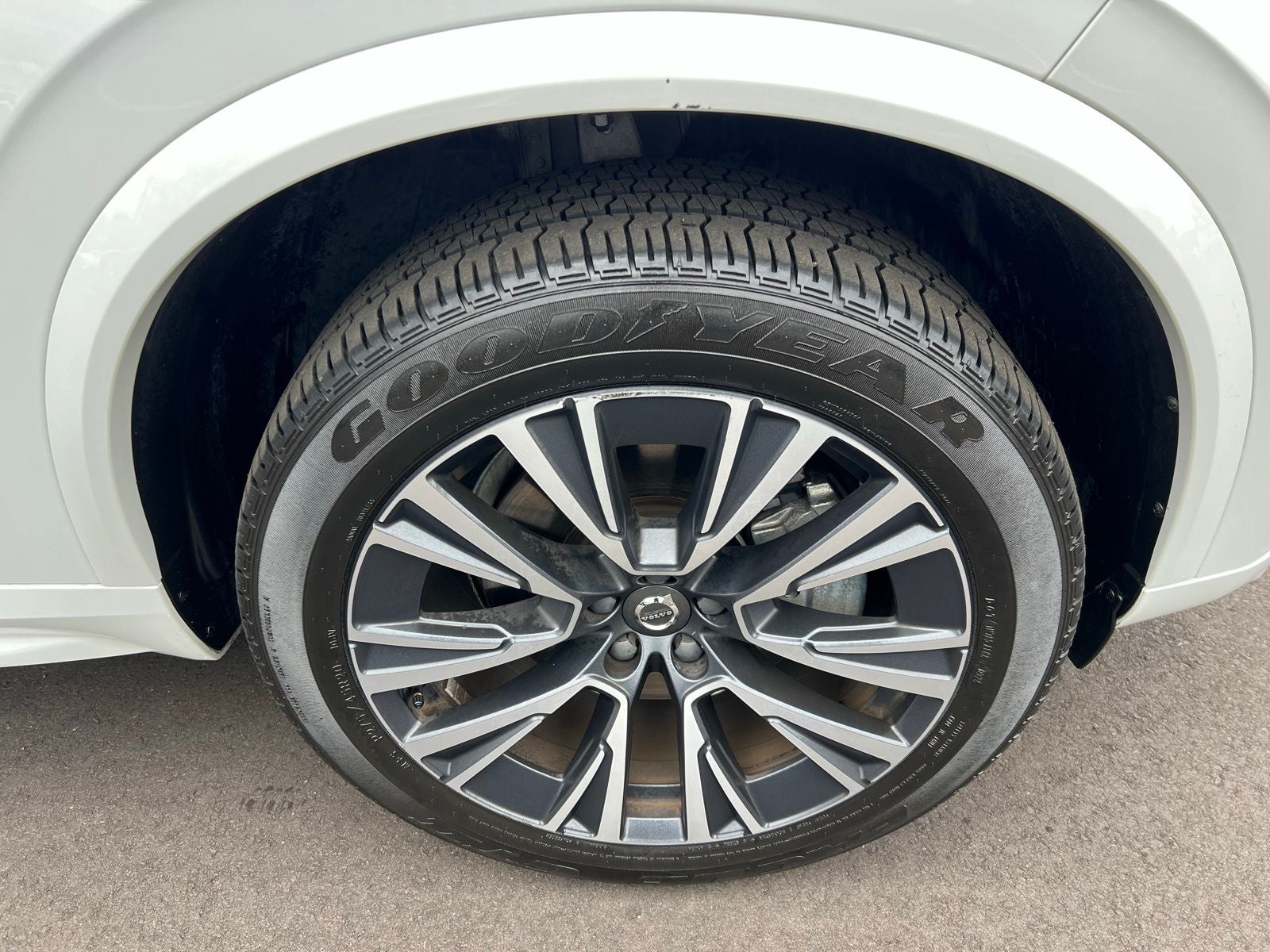 2022 Volvo XC90 T5 Momentum