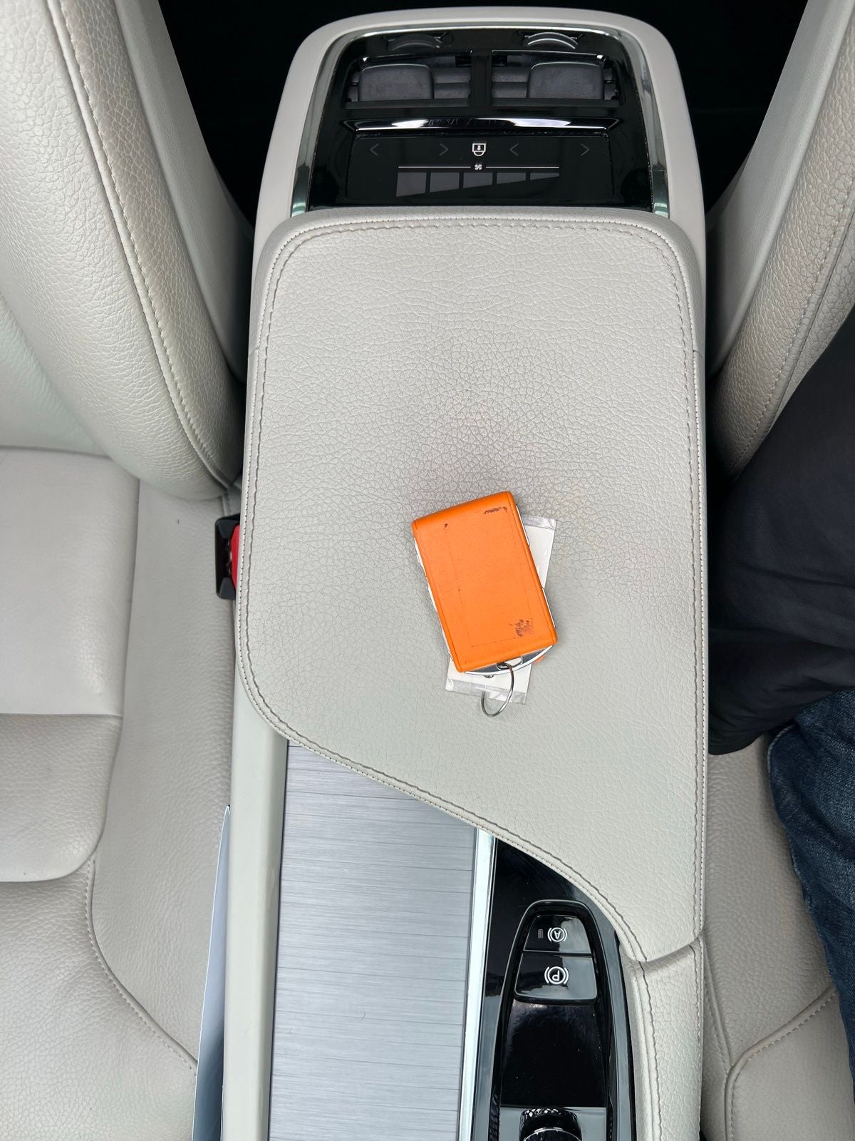 2022 Volvo XC90 T5 Momentum