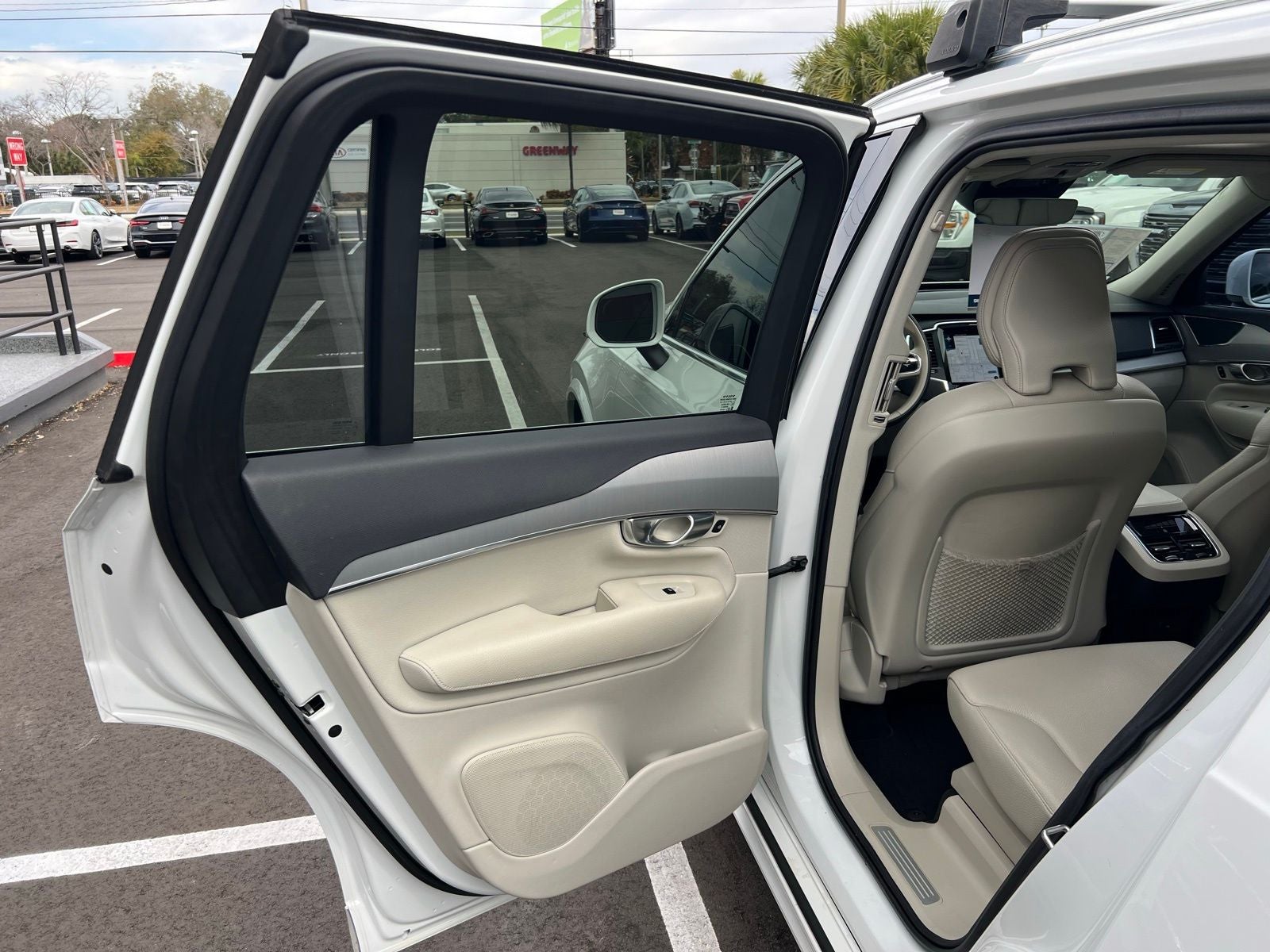 2022 Volvo XC90 T5 Momentum