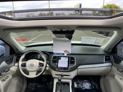 2022 Volvo XC90 T5 Momentum