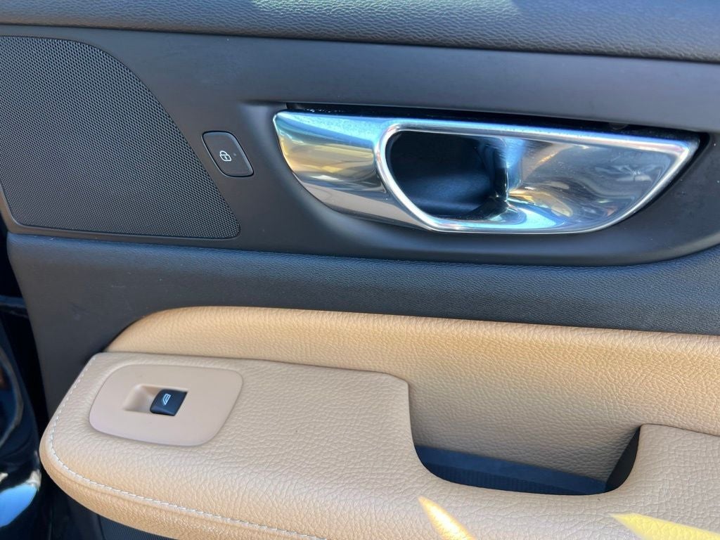 2020 Volvo V60 Cross Country T5