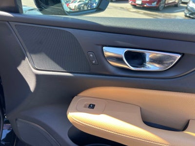 2020 Volvo V60 Cross Country T5