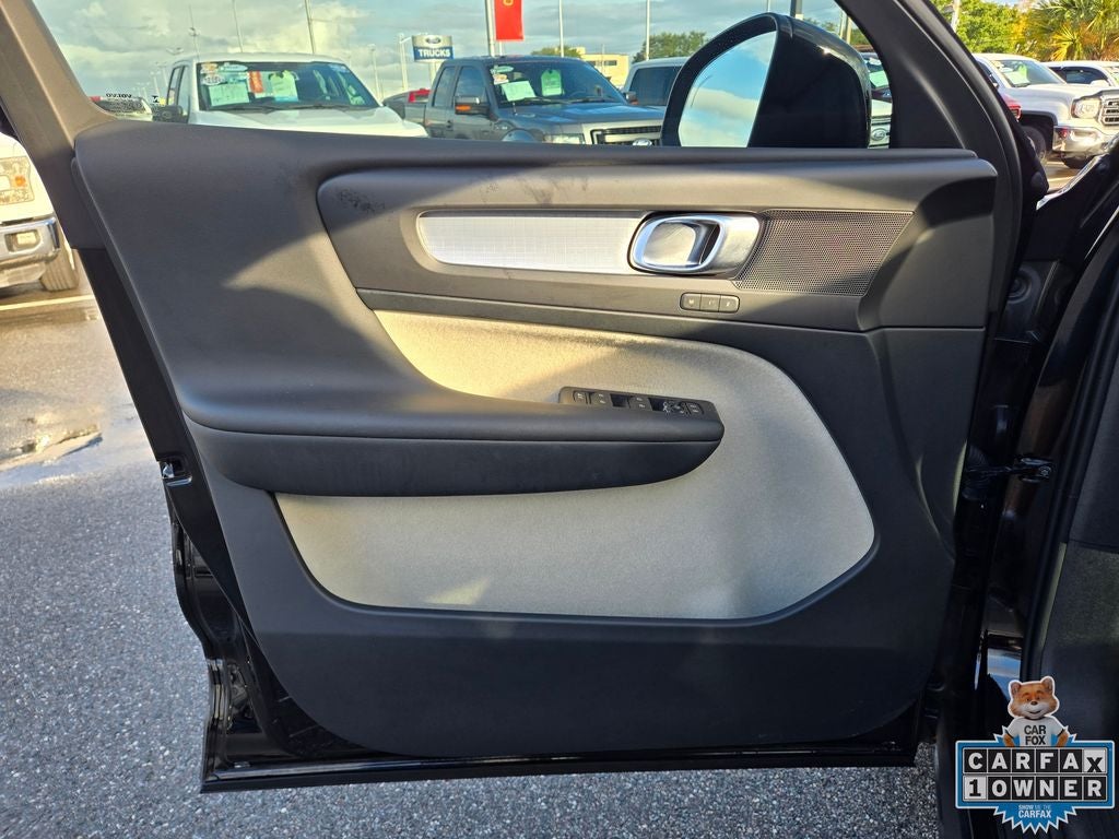 2019 Volvo XC40 Momentum