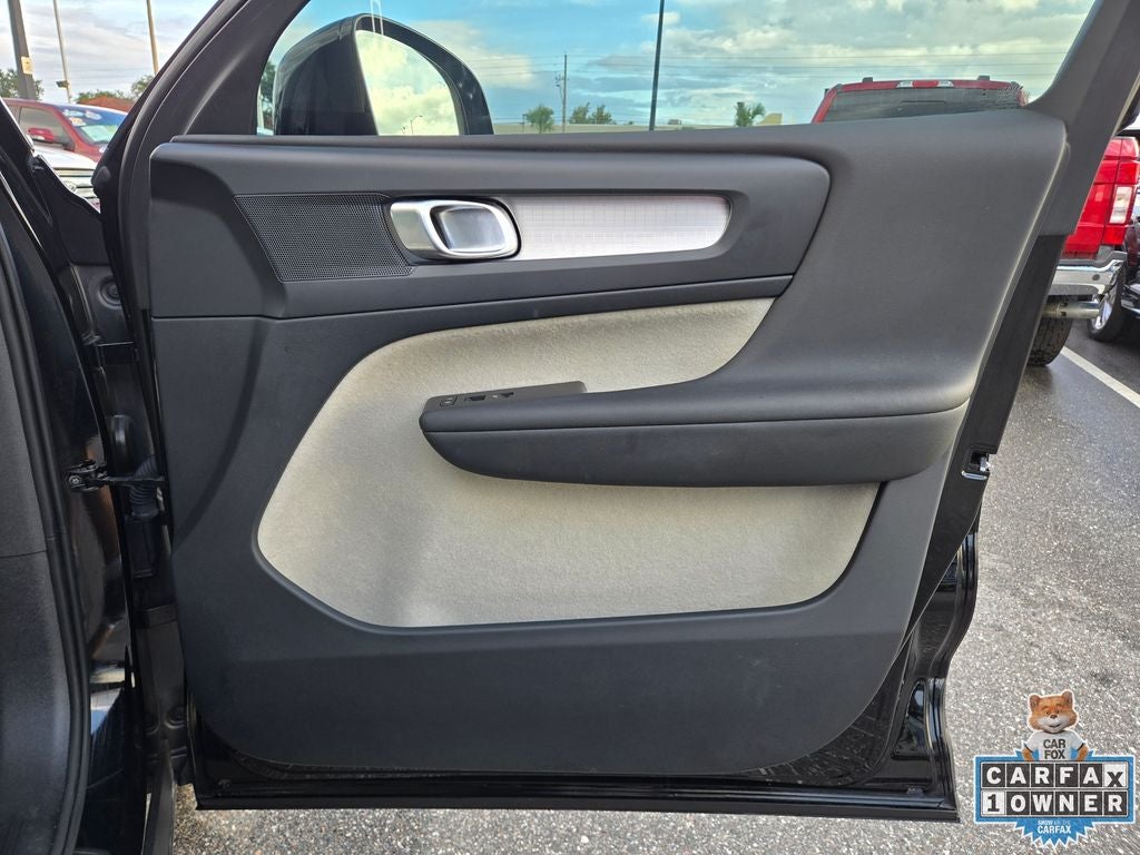 2019 Volvo XC40 Momentum