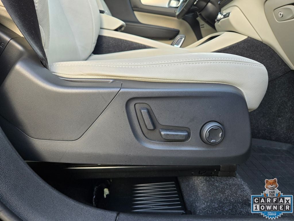 2019 Volvo XC40 Momentum