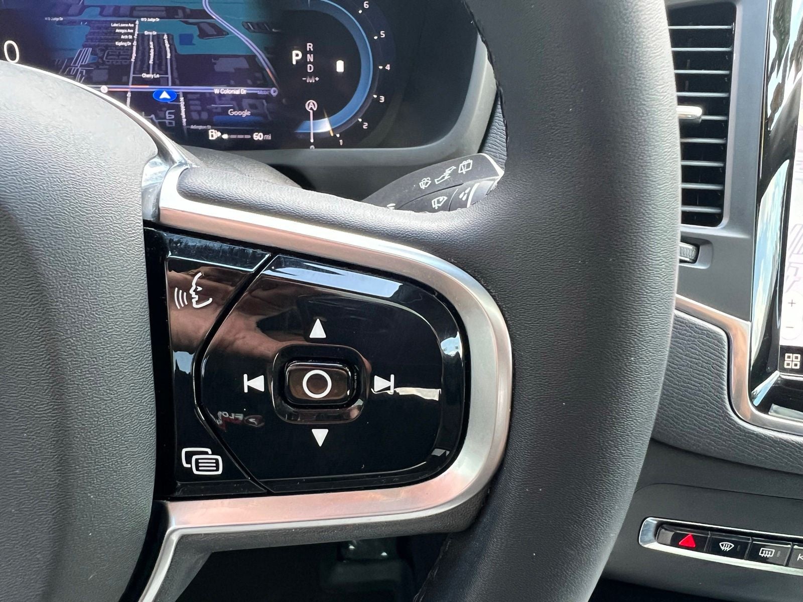 2023 Volvo XC90 B5 Core