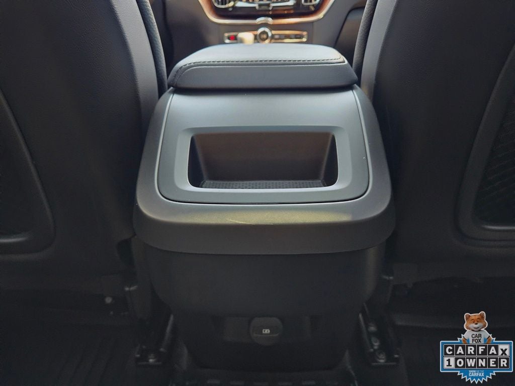 2024 Volvo XC60 B5 Plus Dark Theme