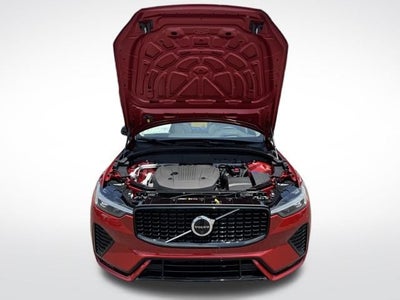 2024 Volvo XC60 B5 Ultimate Dark Theme